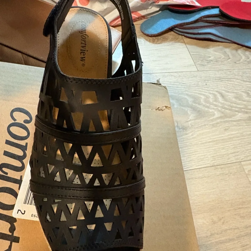 Comfortview Women's The Karen Espadrille Wedge sandal women’s size 9W -New w/box